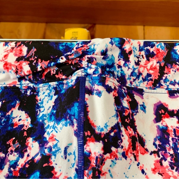 Calvin Klein Performance Capri Leggings - Picture 4 of 5